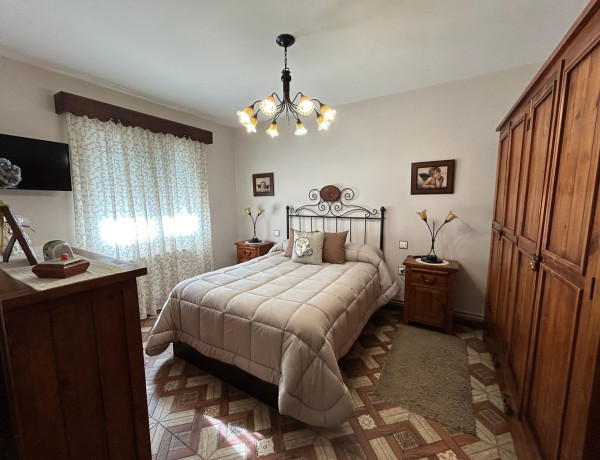 Chalet adosado en venta en calle Candelaria, 9