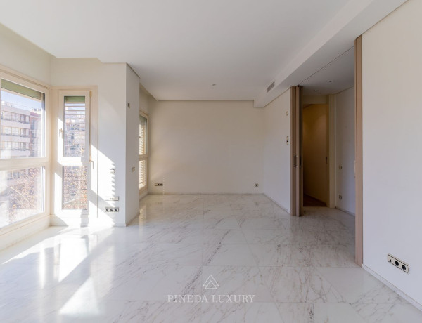 Piso en venta en avenida Navarro Reverter