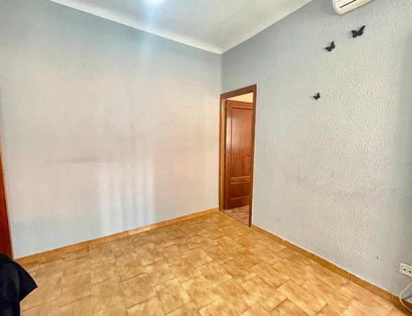 Piso en venta en Adelfas