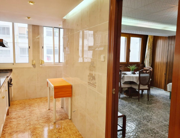 Piso en venta en calle Leandro de Saralegui