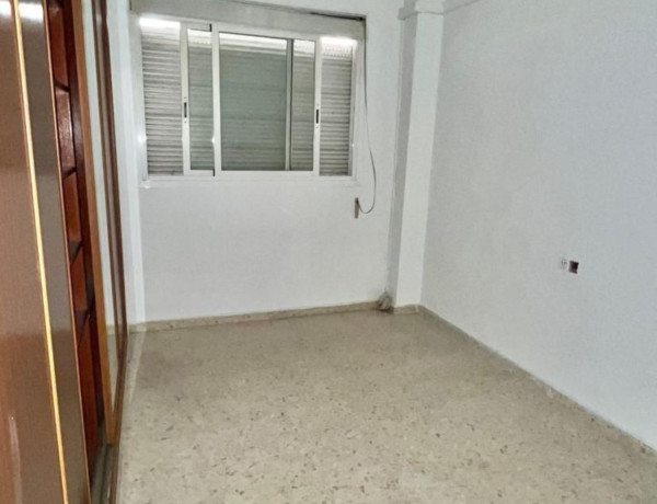 Piso en venta en calle Párroco Antonio González Abato