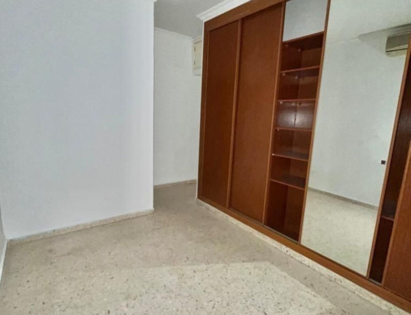 Piso en venta en calle Párroco Antonio González Abato