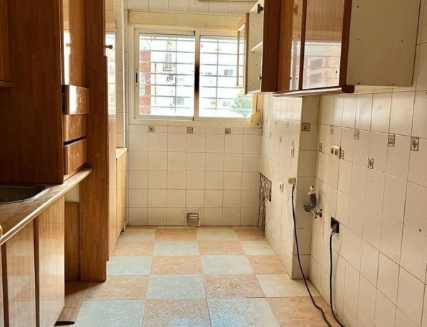 Piso en venta en calle Párroco Antonio González Abato