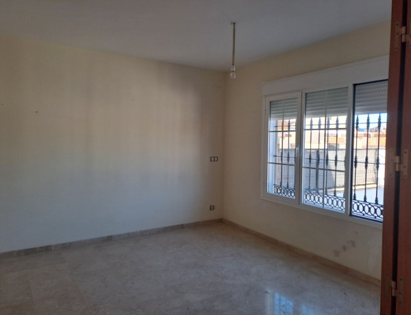 Chalet adosado en venta en calle Escritor Miguel de Cervantes