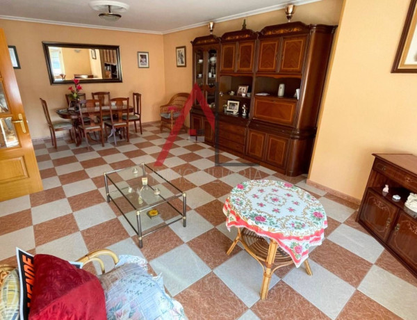 Chalet pareado en venta en plaza Mayor, 2