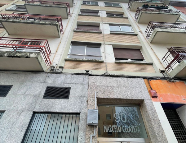 Piso en venta en avenida Marcelo Celayeta, 90