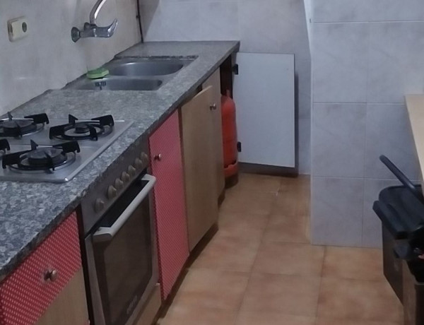 Chalet adosado en venta en Anglès