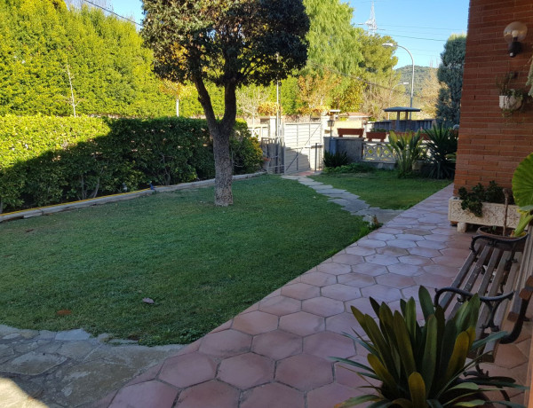 Casa o chalet independiente en venta en La Plana - Bellsoleig