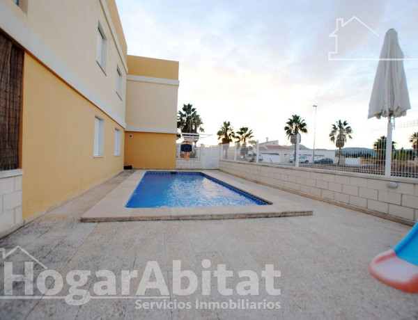 Chalet adosado en venta en Platja de Oliva