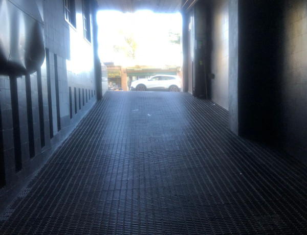 Alquiler de Garaje en Av. de Valdecilla, 1