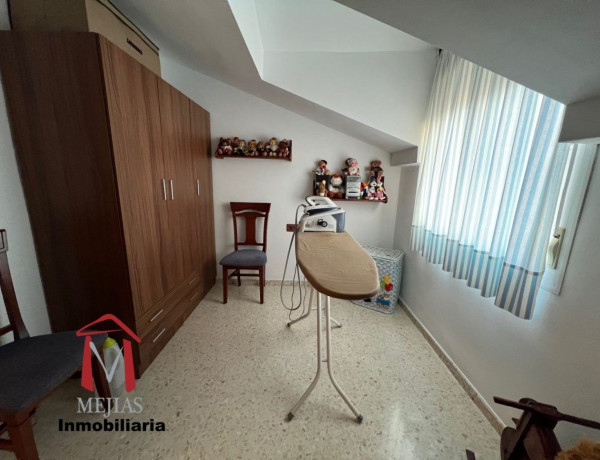 Chalet adosado en venta en Zona de la Vega