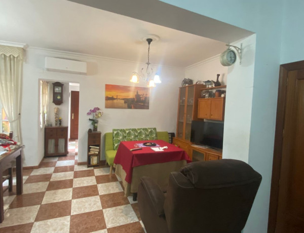 Chalet adosado en venta en Camas