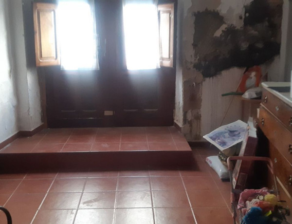 Casa de pueblo en venta en calle Castaños