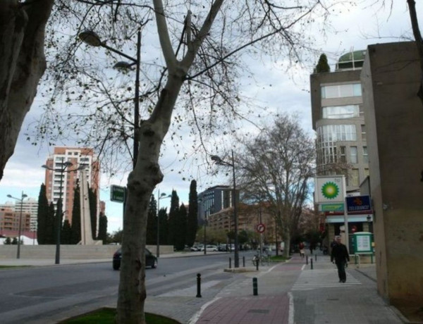 Garaje en venta en avenida de Aragón, 8