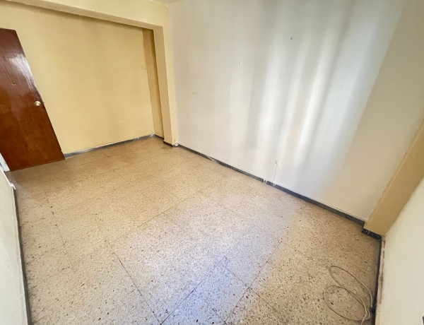 Piso en venta en calle Héroes del Silencio