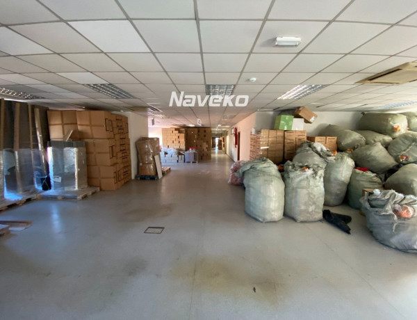 Nave en venta en Valdelacasa