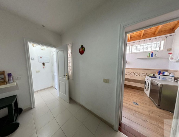 Chalet adosado en venta en calle Galicia