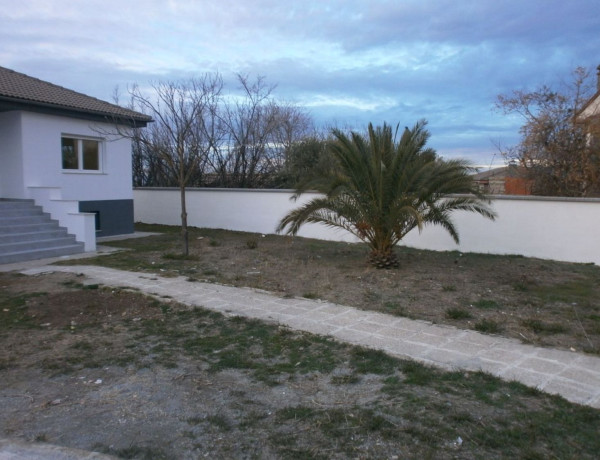 Alquiler de Casa o chalet independiente en Urb. Los Cerezos, Gojar