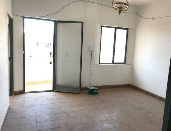 Piso en venta en Jerónimo Santa Fé, 10