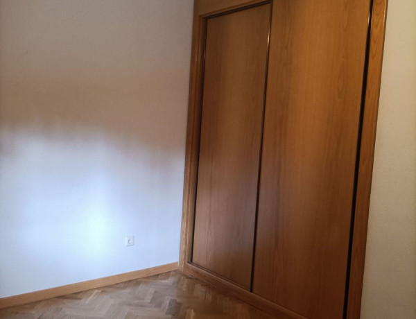 Piso en venta en calle Rio Narcea, 10