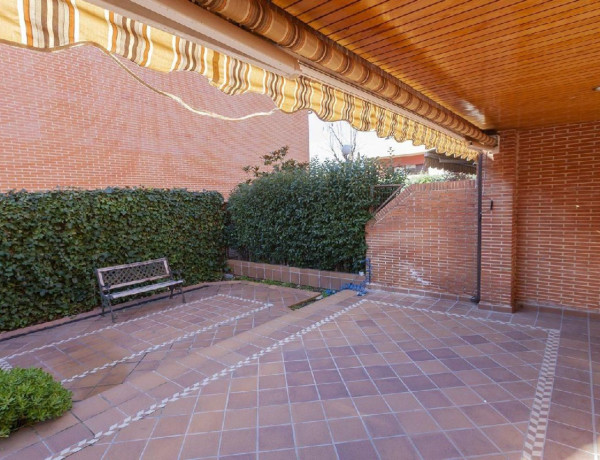 Chalet adosado en venta en El Burgo