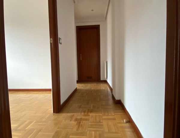 Piso en venta en calle Horacio Fernández Inguanzo, 9