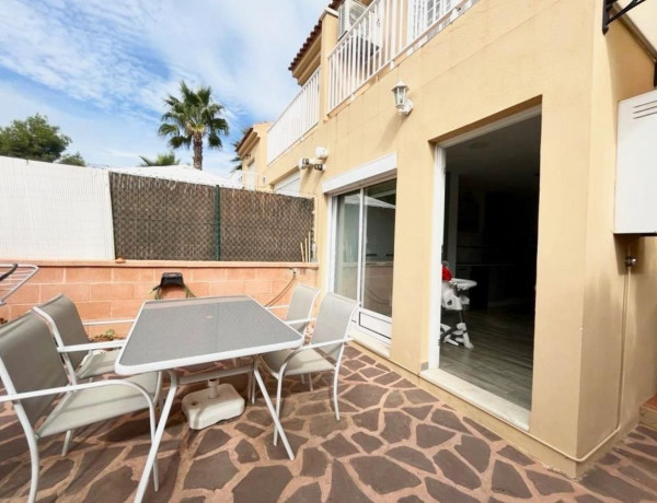 Chalet adosado en venta en calle Sorell