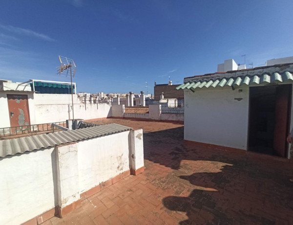 Casa o chalet independiente en venta en Casco Histórico - Ollerías - Marrubial