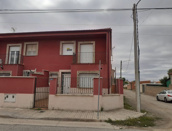 Chalet pareado en venta en calle Mediodía