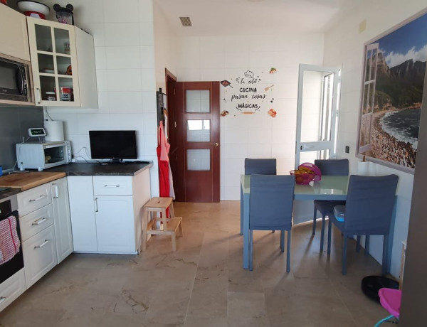 Chalet adosado en venta en calle faisan