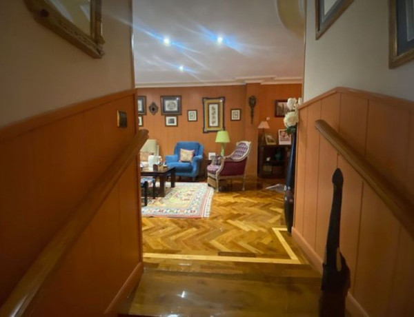 Chalet adosado en venta en plaza Córcega