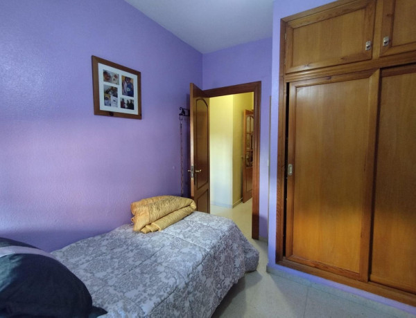 Piso en venta en avenida General López Domínguez, 6