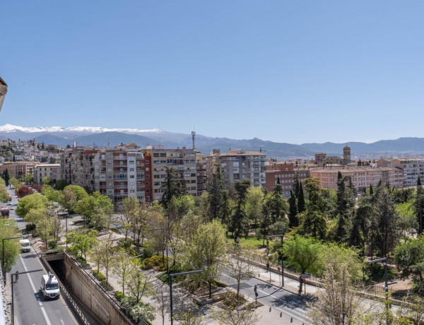 Piso en venta en avenida de la Constitución