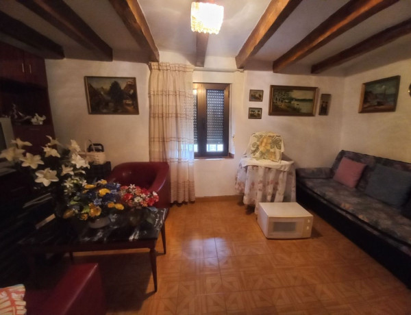 Chalet adosado en venta en calle Río Arlanzón