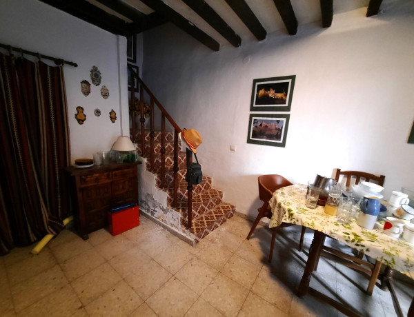 Chalet adosado en venta en Escalona