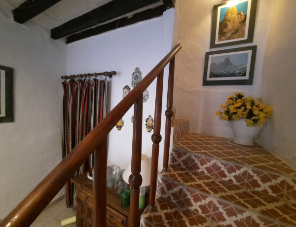 Chalet adosado en venta en Escalona