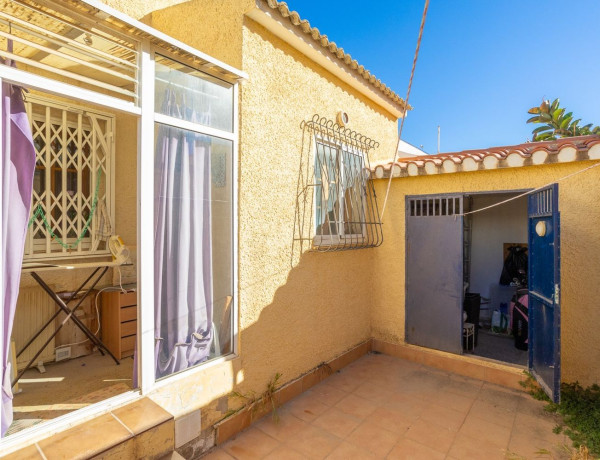 Chalet adosado en venta en calle Jacinto Benavente