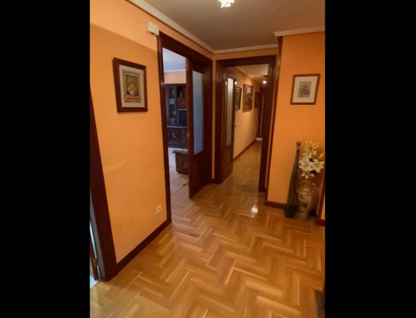 Piso en venta en Camilo Jose Cela, 8