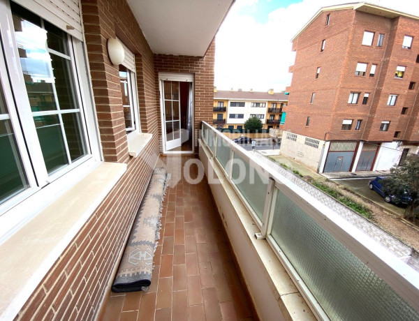 Piso en venta en Camilo Jose Cela, 8