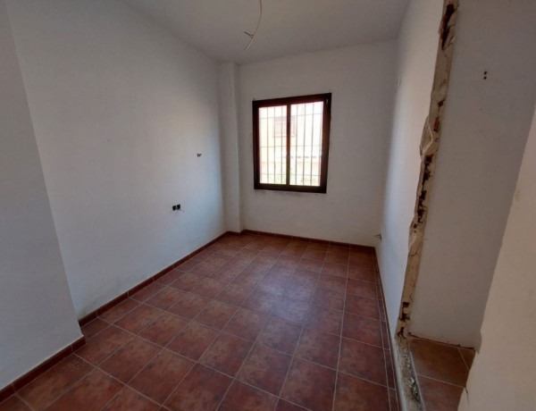 Chalet adosado en venta en calle Renoir