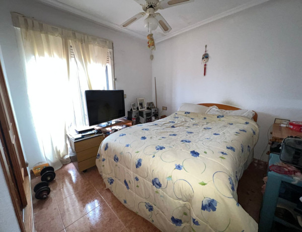 Chalet adosado en venta en calle Amapola, 23