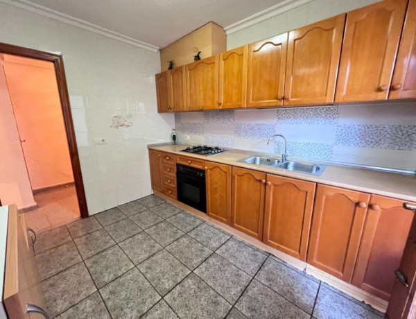 Chalet adosado en venta en Jacarilla