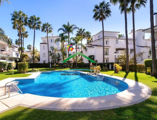 Chalet pareado en venta en Urbanización Los Naranjos de Marbella, 39