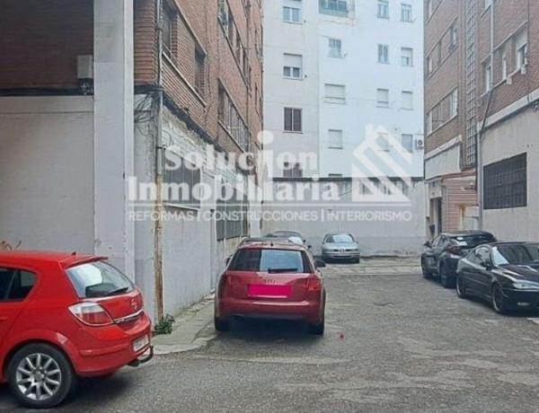 Piso en venta en calle Gómez Arias, 9