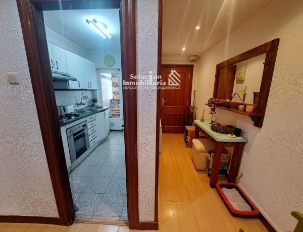 Piso en venta en calle Gómez Arias, 9