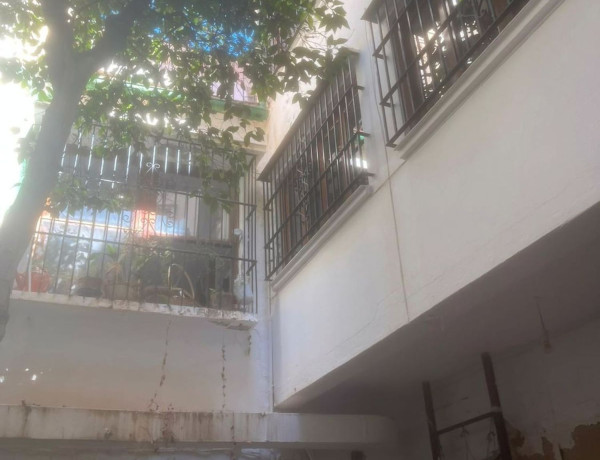 Edificio residencial en venta en calle Larios