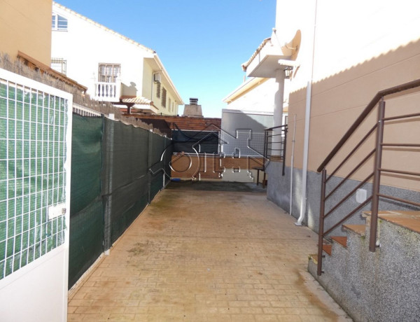 Chalet adosado en venta en agustin rodriguez sahagun