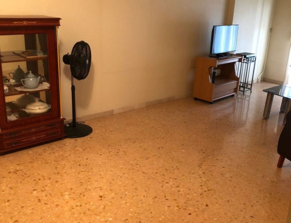 Piso en venta en calle Guillem Santacilia