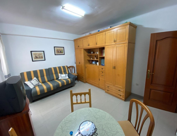 Piso en venta en calle Hermanos Pinzón, 68