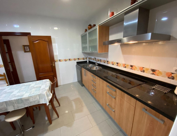 Piso en venta en calle Hermanos Pinzón, 68